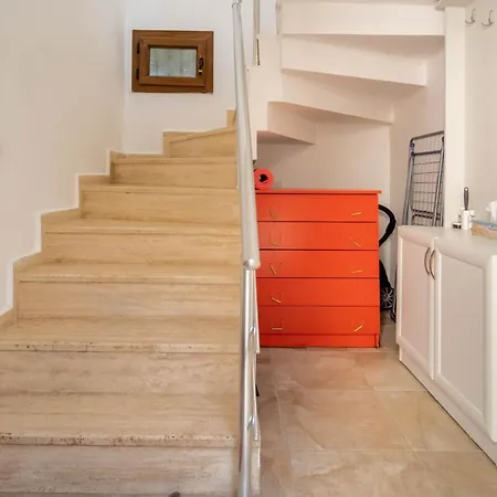 Βίλα Stone House, 2br, Cozy, Spacy, Terrace, Fast Wifi, Parking Αλικαρνασσός