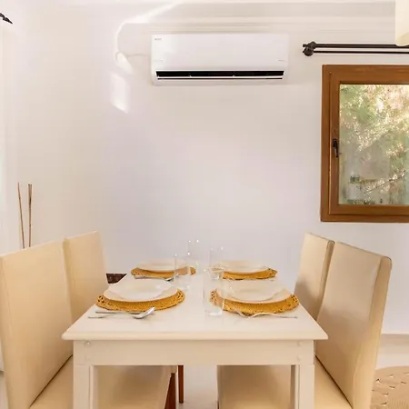 Stone House, 2br, Cozy, Spacy, Terrace, Fast Wifi, Parking Villa *